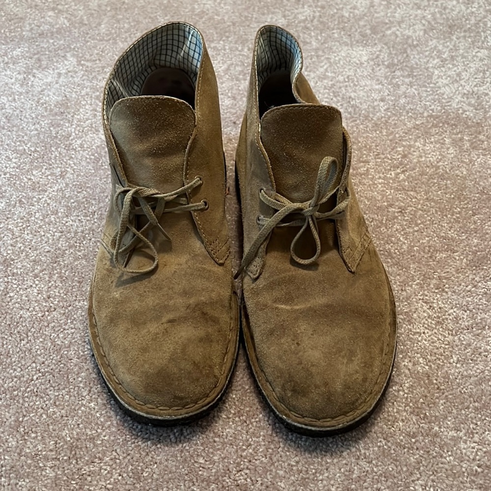 Clarks Oakwood Suede Tan Desert Boot Men’s 8.5